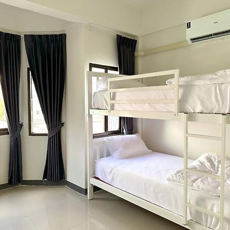 Montana Hotel & Hostel Phuket Karon Zewnętrze zdjęcie