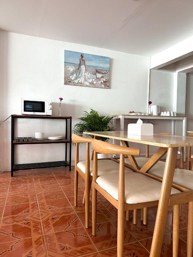 Montana Hotel & Hostel Phuket Karon Zewnętrze zdjęcie