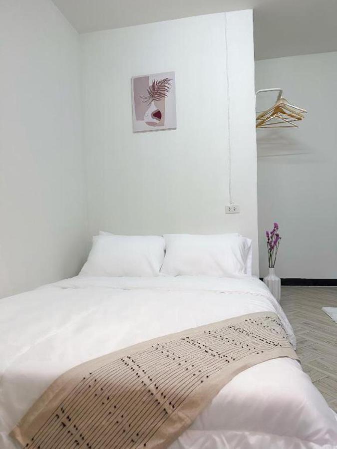 Montana Hotel & Hostel Phuket Karon Zewnętrze zdjęcie