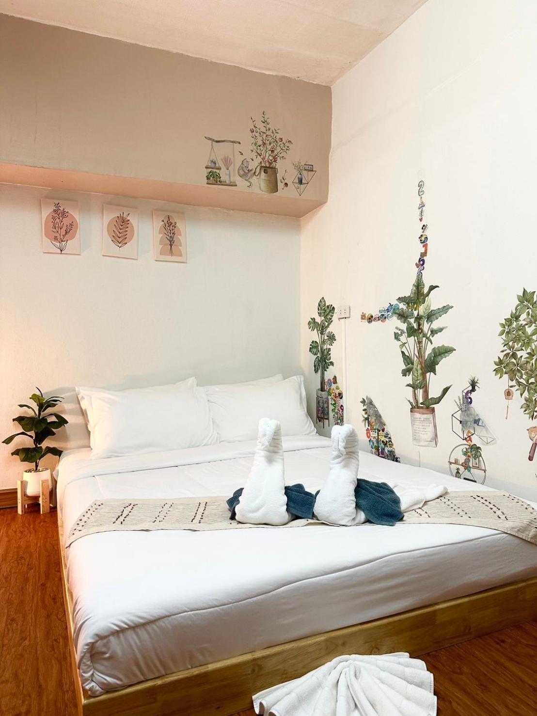 Montana Hotel & Hostel Phuket Karon Zewnętrze zdjęcie