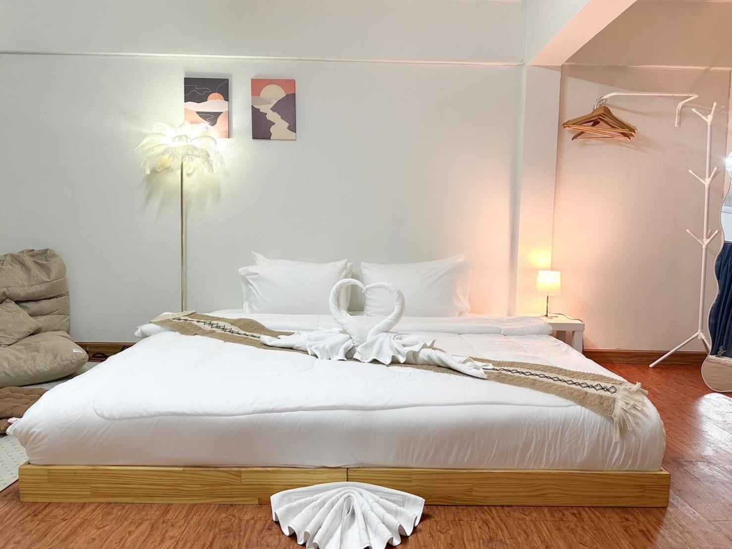 Montana Hotel & Hostel Phuket Karon Zewnętrze zdjęcie