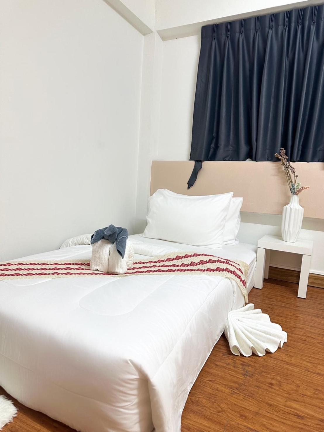 Montana Hotel & Hostel Phuket Karon Zewnętrze zdjęcie
