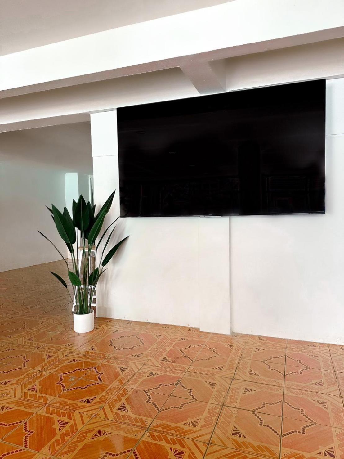 Montana Hotel & Hostel Phuket Karon Zewnętrze zdjęcie