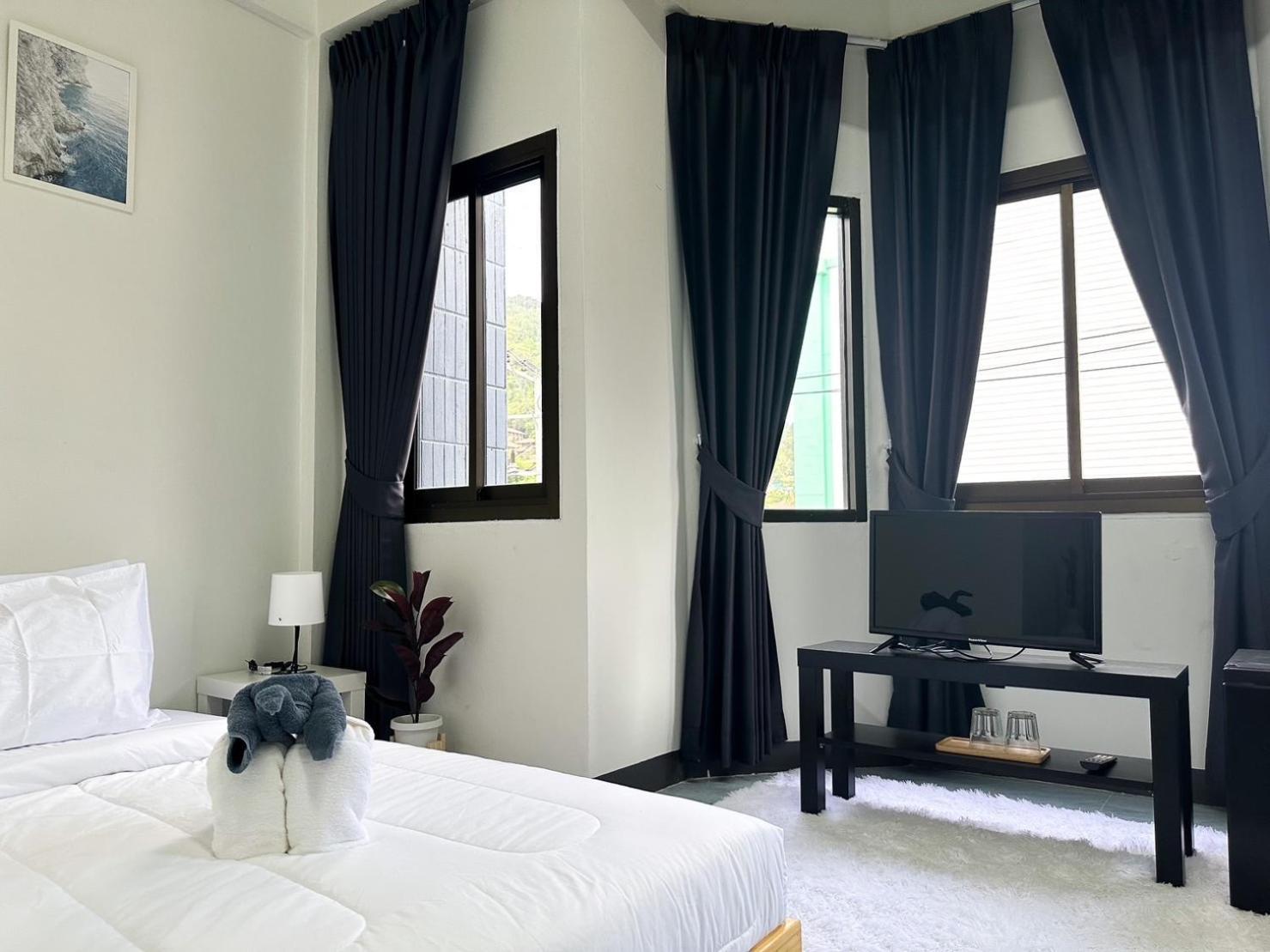 Montana Hotel & Hostel Phuket Karon Zewnętrze zdjęcie