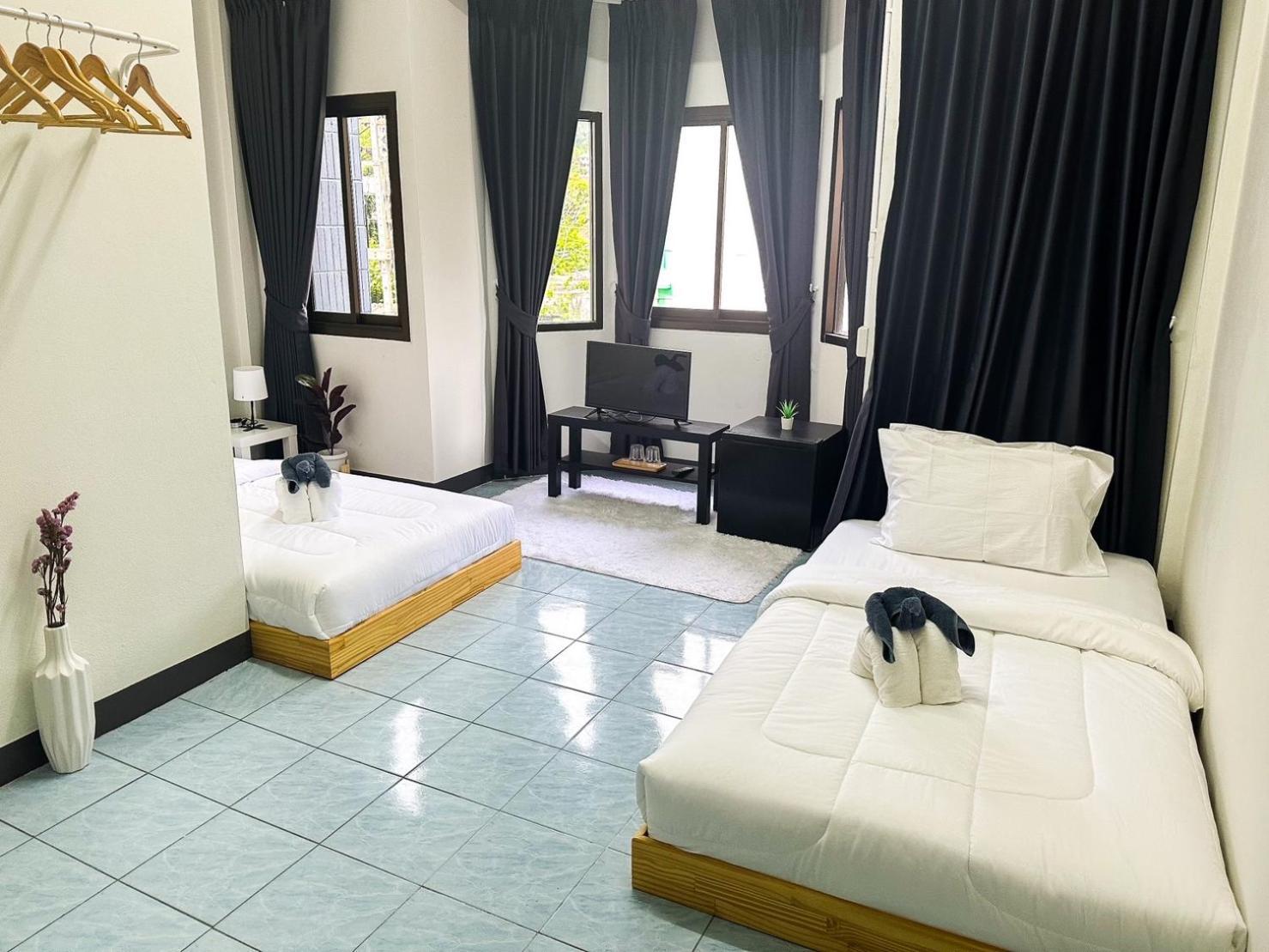 Montana Hotel & Hostel Phuket Karon Zewnętrze zdjęcie