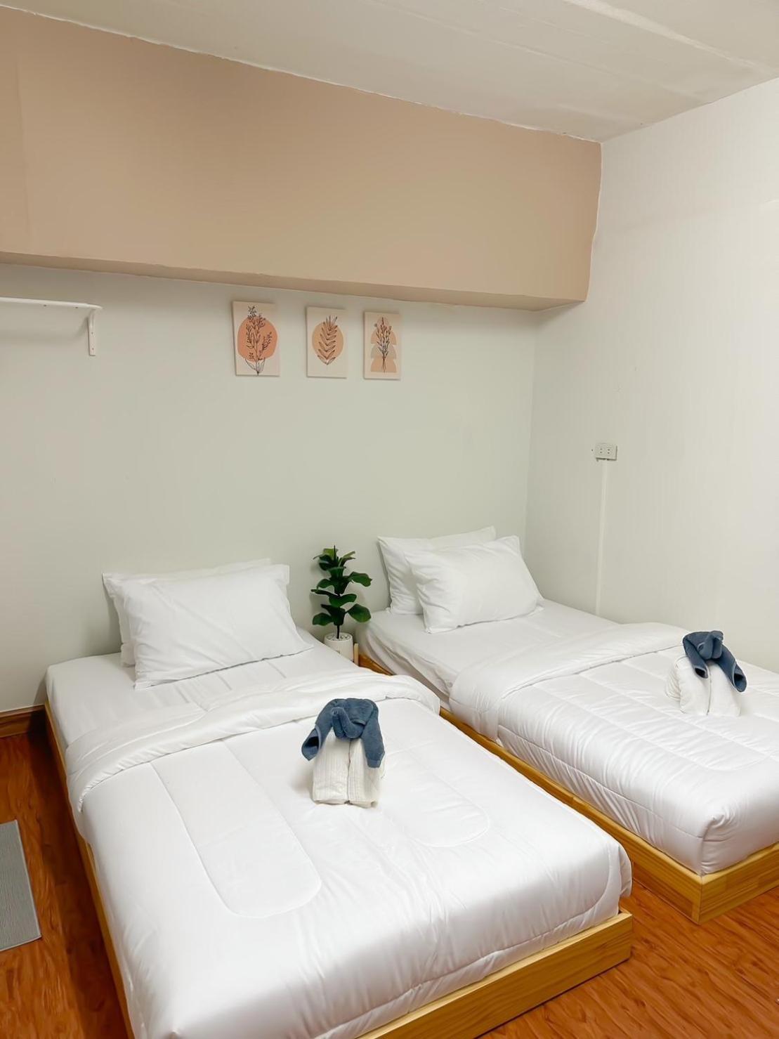 Montana Hotel & Hostel Phuket Karon Zewnętrze zdjęcie