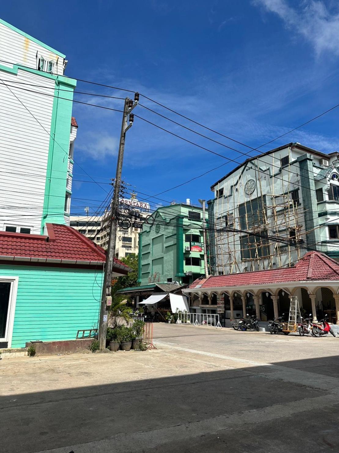 Montana Hotel & Hostel Phuket Karon Zewnętrze zdjęcie
